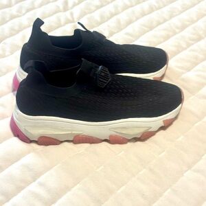 Kurt Geiger Black and Pink slip on Shoes size 9.5